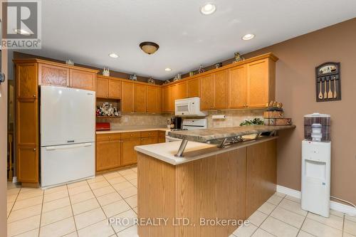 249 Montgomery Boulevard W, Orangeville, ON - Indoor Photo Showing Kitchen