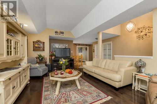 249 Montgomery Boulevard W, Orangeville, ON - Indoor Photo Showing Living Room