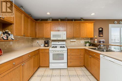 249 Montgomery Boulevard W, Orangeville, ON - Indoor Photo Showing Kitchen With Double Sink