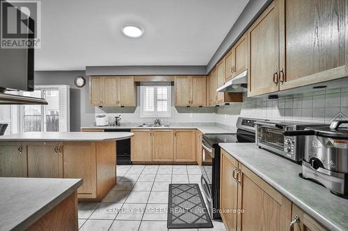 254 Edenbrook Hill Drive, Brampton, ON - Indoor Photo Showing Kitchen