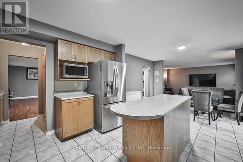 254 Edenbrook Hill Drive, Brampton, ON - Indoor Photo Showing Kitchen