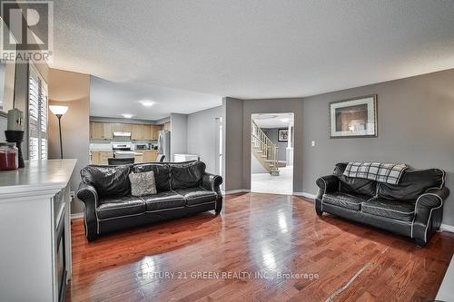 254 Edenbrook Hill Drive, Brampton, ON - Indoor Photo Showing Living Room