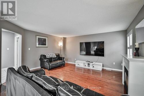 254 Edenbrook Hill Drive, Brampton, ON - Indoor Photo Showing Living Room