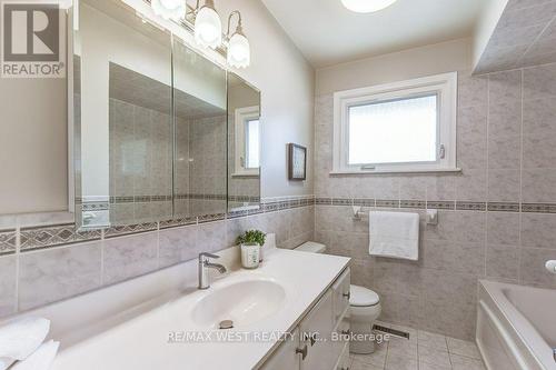 120 Neilson Drive, Toronto, ON - Indoor Photo Showing Bathroom