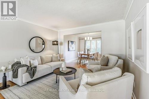 120 Neilson Drive, Toronto, ON - Indoor Photo Showing Living Room