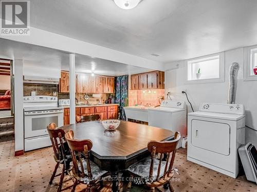 1174 Ogden Avenue, Mississauga, ON - Indoor Photo Showing Laundry Room