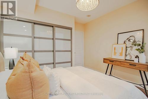 1403 - 2240 Lake Shore Boulevard W, Toronto, ON - Indoor Photo Showing Bedroom