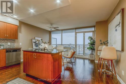 1403 - 2240 Lake Shore Boulevard W, Toronto, ON - Indoor Photo Showing Kitchen