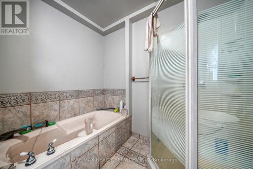 24 Norlan Avenue, London, ON - Indoor Photo Showing Bathroom