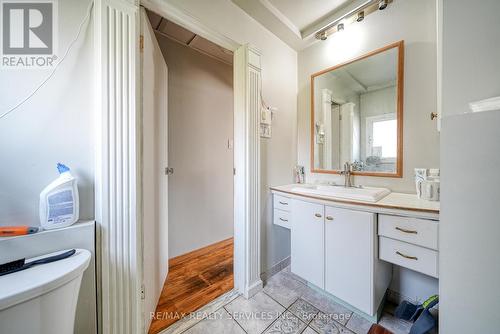 24 Norlan Avenue, London, ON - Indoor Photo Showing Bathroom