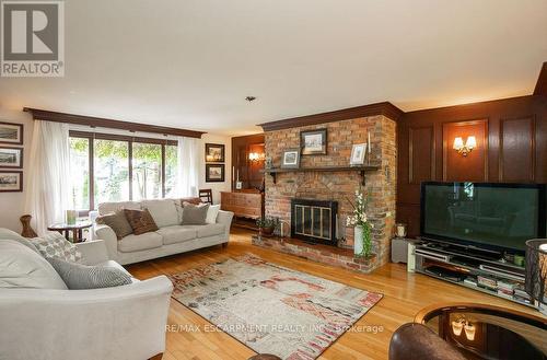 341 Clarendon Drive, Hamilton, ON - Indoor Photo Showing Living Room With Fireplace