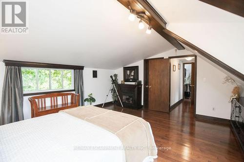 341 Clarendon Drive, Hamilton, ON - Indoor Photo Showing Bedroom