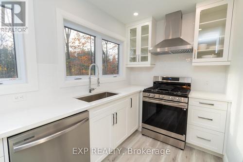 39 Becketts Side Road, Tay, ON - Indoor Photo Showing Kitchen