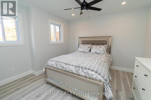 39 Becketts Side Road, Tay, ON - Indoor Photo Showing Bedroom