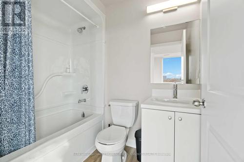 Up36 - 50 Herrick Avenue, St. Catharines, ON - Indoor Photo Showing Bathroom