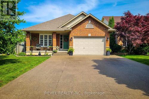 2 Hampshire Place, Hamilton, ON - Outdoor With Facade