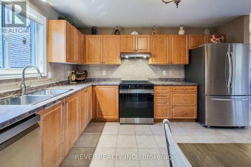 2 Hampshire Place, Hamilton, ON - Indoor Photo Showing Kitchen With Double Sink