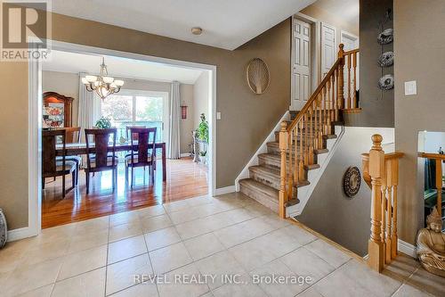 2 Hampshire Place, Hamilton, ON - Indoor Photo Showing Other Room