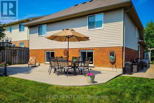 2 Hampshire Place, Hamilton, ON - Outdoor With Deck Patio Veranda With Exterior