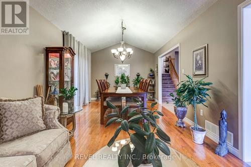 2 Hampshire Place, Hamilton, ON - Indoor