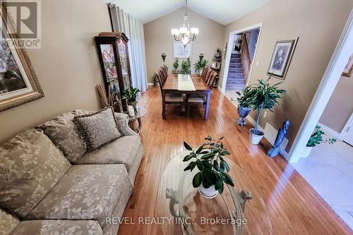 2 Hampshire Place, Hamilton, ON - Indoor