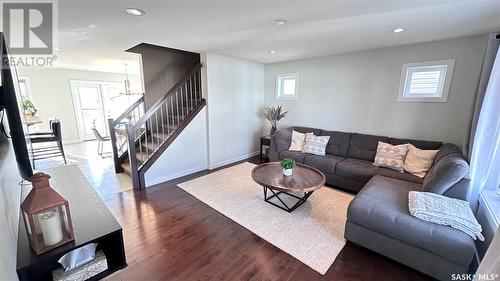 8869 Herman Crescent, Regina, SK - Indoor Photo Showing Living Room