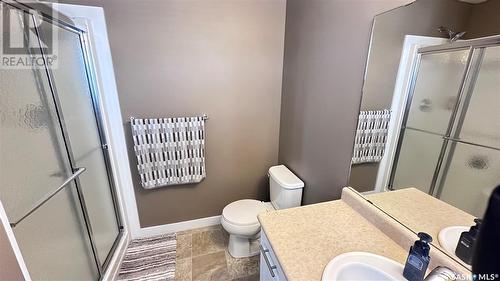 8869 Herman Crescent, Regina, SK - Indoor Photo Showing Bathroom