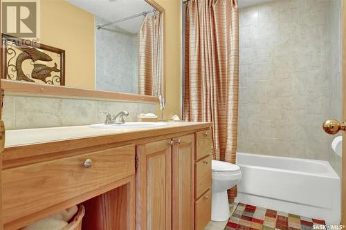 82 Mcsherry Crescent, Regina, SK - Indoor Photo Showing Bathroom