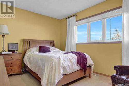 82 Mcsherry Crescent, Regina, SK - Indoor Photo Showing Bedroom