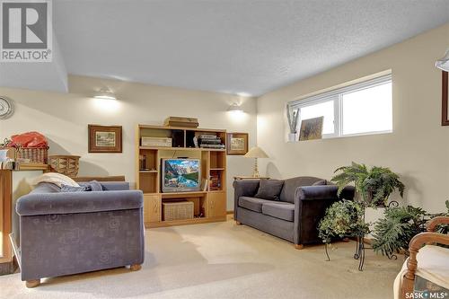 82 Mcsherry Crescent, Regina, SK - Indoor Photo Showing Living Room