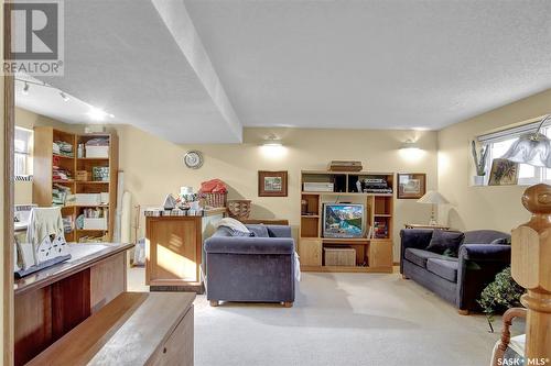 82 Mcsherry Crescent, Regina, SK - Indoor Photo Showing Living Room