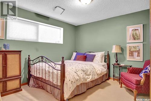 82 Mcsherry Crescent, Regina, SK - Indoor Photo Showing Bedroom