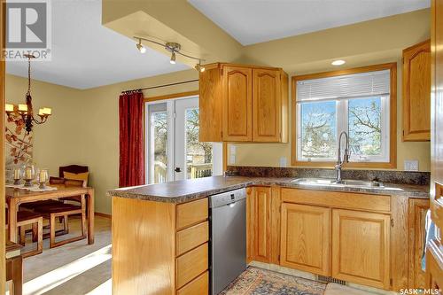 82 Mcsherry Crescent, Regina, SK - Indoor Photo Showing Kitchen With Double Sink