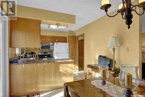 82 Mcsherry Crescent, Regina, SK - Indoor Photo Showing Kitchen