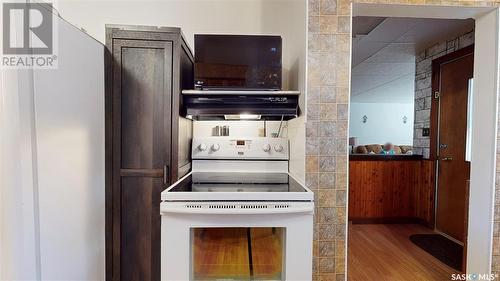 335 Argyle Street N, Regina, SK - Indoor Photo Showing Laundry Room