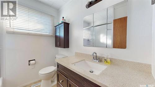 335 Argyle Street N, Regina, SK - Indoor Photo Showing Bathroom