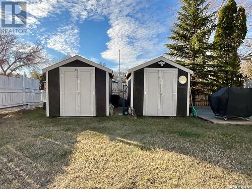 335 Argyle Street N, Regina, SK - Outdoor