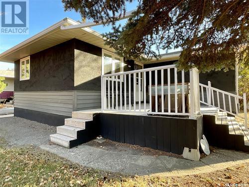 335 Argyle Street N, Regina, SK - Outdoor With Exterior