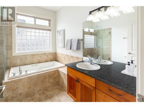 1927 Cornerstone Drive, West Kelowna, BC - Indoor Photo Showing Bathroom