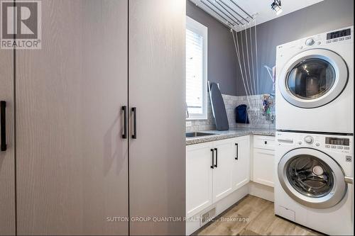 27 Waterview Road, Wasaga Beach, ON - Indoor Photo Showing Laundry Room