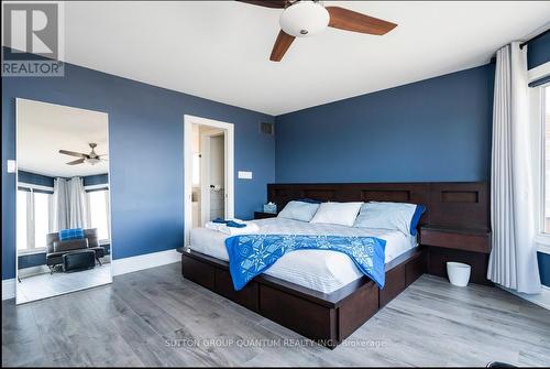 27 Waterview Road, Wasaga Beach, ON - Indoor Photo Showing Bedroom