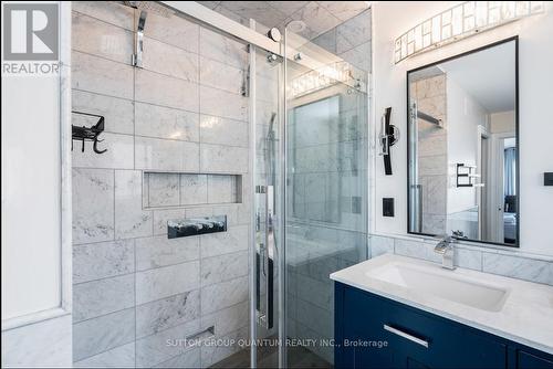 27 Waterview Road, Wasaga Beach, ON - Indoor Photo Showing Bathroom