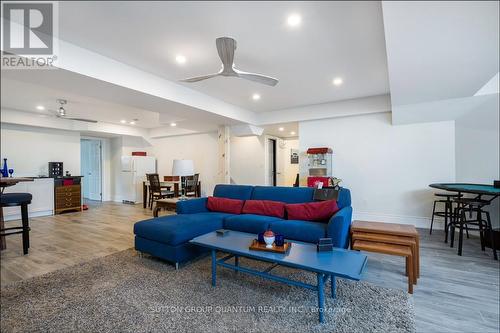 27 Waterview Road, Wasaga Beach, ON - Indoor Photo Showing Living Room