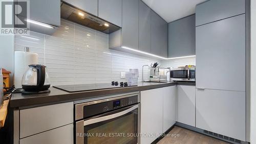 601 - 60 Colborne Street, Toronto, ON - Indoor Photo Showing Kitchen