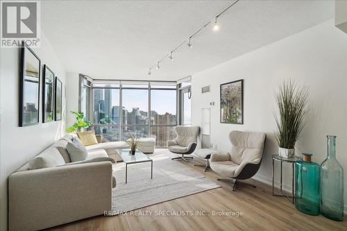 3201 - 5 Mariner Terrace, Toronto, ON - Indoor Photo Showing Living Room