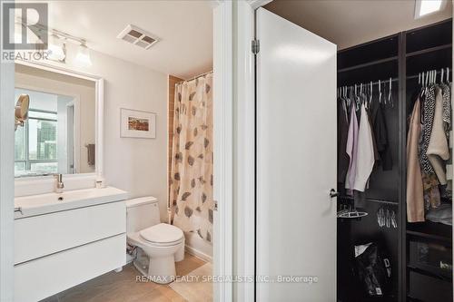 3201 - 5 Mariner Terrace, Toronto, ON - Indoor Photo Showing Bathroom