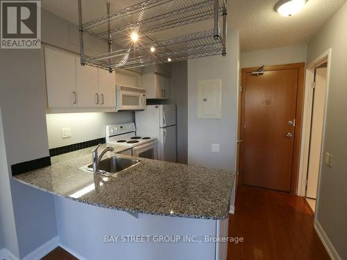 1709 - 33 Sheppard Avenue E, Toronto, ON - Indoor Photo Showing Kitchen