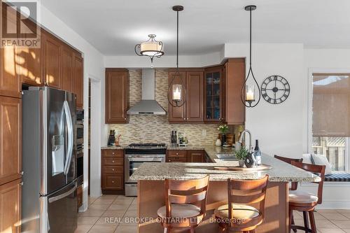 33 Royal Park Boulevard, Barrie, ON - Indoor Photo Showing Kitchen With Stainless Steel Kitchen With Upgraded Kitchen