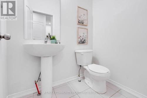 2517 Wintergrace Avenue, Oshawa, ON - Indoor Photo Showing Bathroom