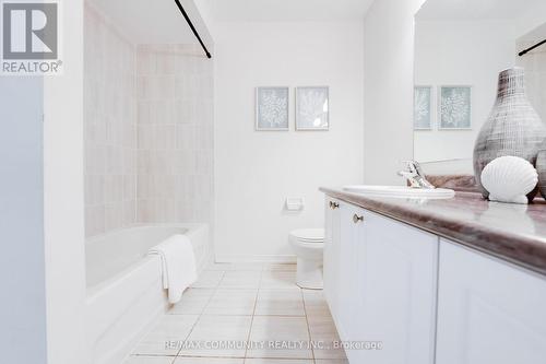 2517 Wintergrace Avenue, Oshawa, ON - Indoor Photo Showing Bathroom